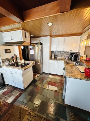 2417 Hammond Ave, Superior, WI 54880
