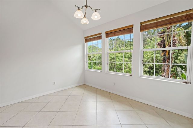 1915 Westminster Circle 17-5, Vero Beach, FL 32966