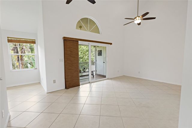 1915 Westminster Circle 17-5, Vero Beach, FL 32966