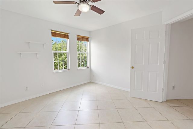 1915 Westminster Circle 17-5, Vero Beach, FL 32966