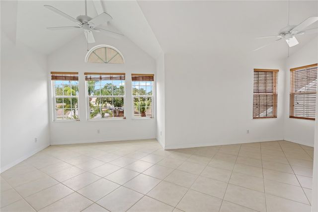 1915 Westminster Circle 17-5, Vero Beach, FL 32966