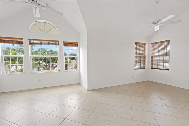 1915 Westminster Circle 17-5, Vero Beach, FL 32966