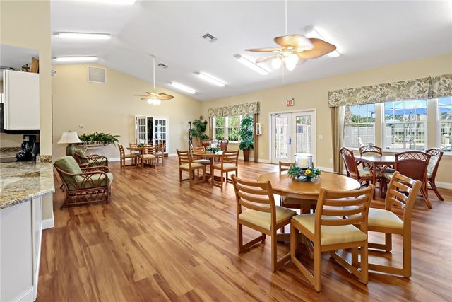 1915 Westminster Circle 17-5, Vero Beach, FL 32966