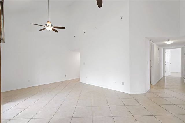 1915 Westminster Circle 17-5, Vero Beach, FL 32966