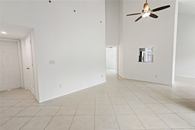 1915 Westminster Circle 17-5, Vero Beach, FL 32966