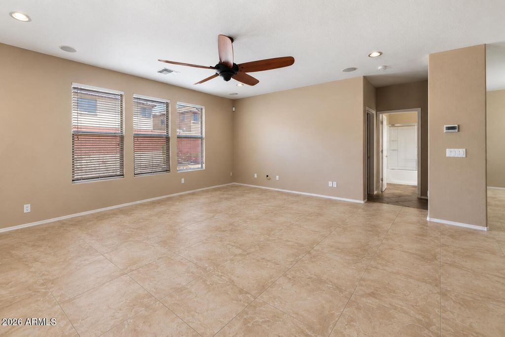 18466 W Westfall Way, Surprise, AZ 85374 — photo 2