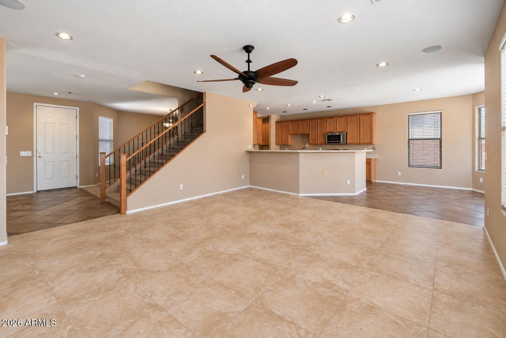 18466 W Westfall Way, Surprise, AZ 85374 — photo 3