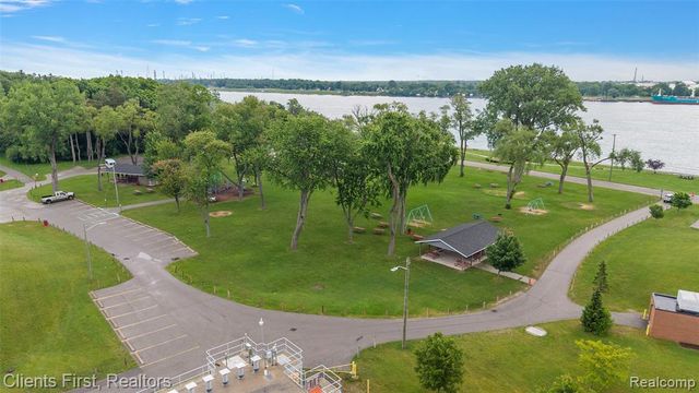 840 Saint James Street, Marysville, MI 48040