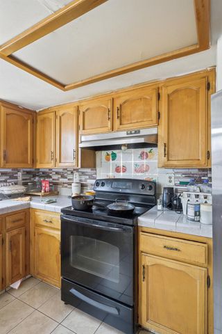 2580 N Knoll Avenue, Fresno, CA 93722