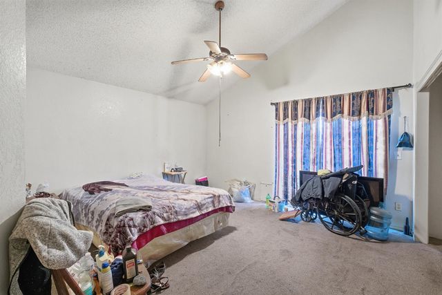 2580 N Knoll Avenue, Fresno, CA 93722