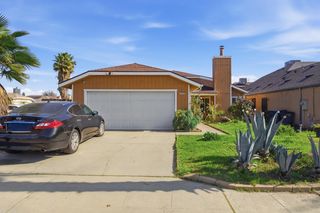 2580 N Knoll Avenue, Fresno, CA 93722