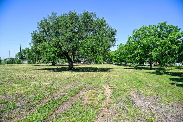 17215 County Road 831, Pearland, TX 77584
