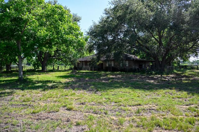 17215 County Road 831, Pearland, TX 77584