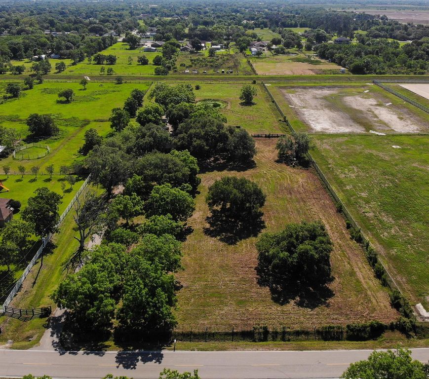17215 County Road 831, Pearland, TX 77584