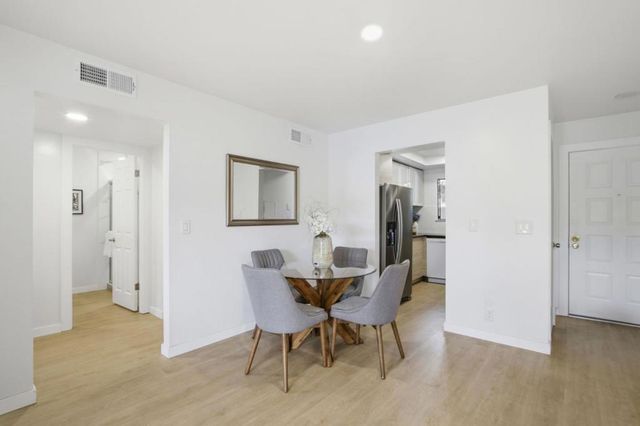 2201 Monroe Street 204, Santa Clara, CA 95050