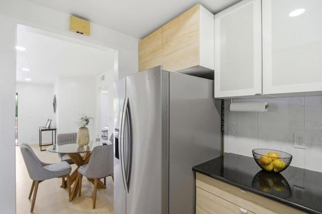 2201 Monroe Street 204, Santa Clara, CA 95050