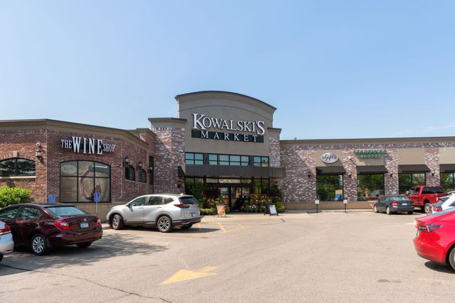 2840 Bryant Avenue S E303, Minneapolis, MN 55408