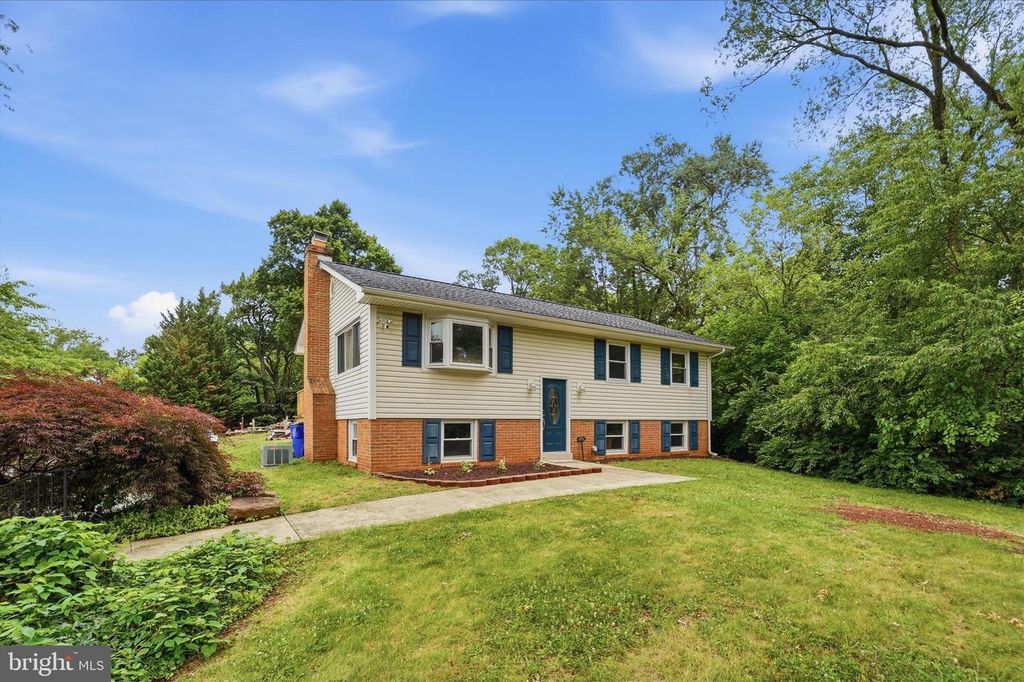 5615 CALVERT DR, Frederick, MD 21703