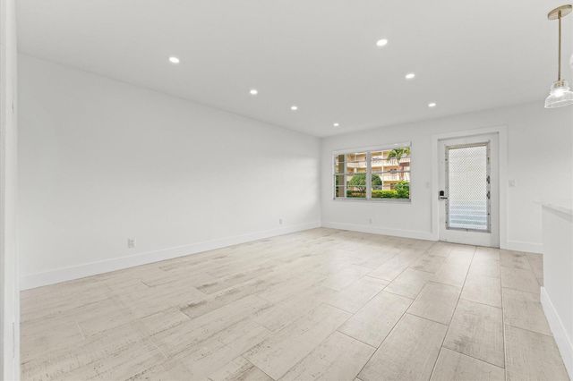 308 Preston H 308, Boca Raton, FL 33434