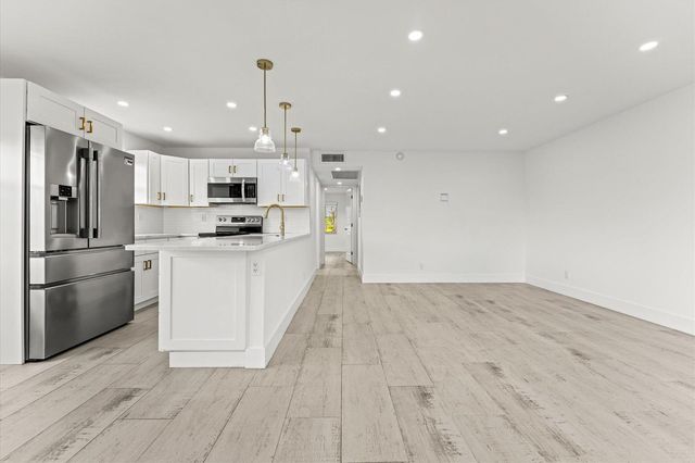 308 Preston H 308, Boca Raton, FL 33434
