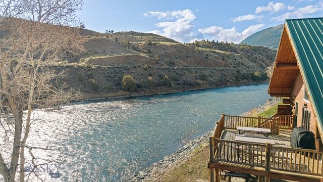 1035 and 1037 US Highway 89 South S, Gardiner, MT 59030