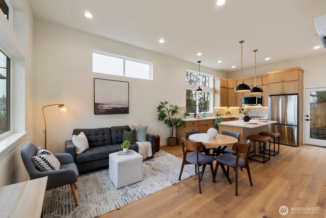 2213 W Bertona Street, Seattle, WA 98199