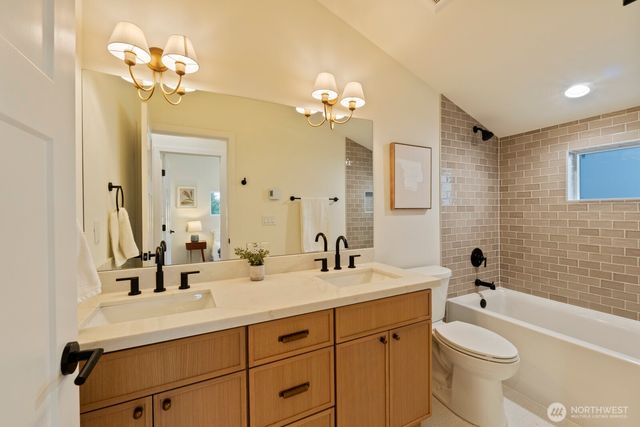 2213 W Bertona Street, Seattle, WA 98199