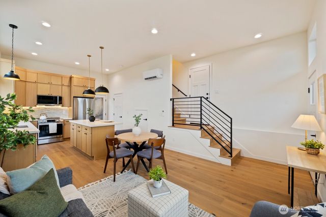 2213 W Bertona Street, Seattle, WA 98199