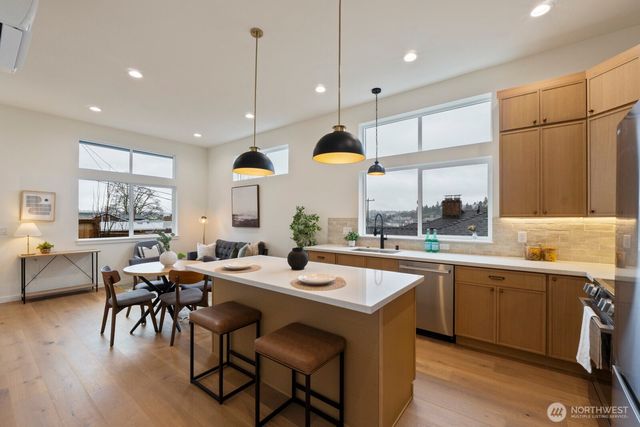 2213 W Bertona Street, Seattle, WA 98199