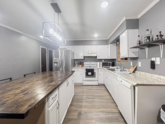 222 Lawson Avenue, Wynne, AR 72396