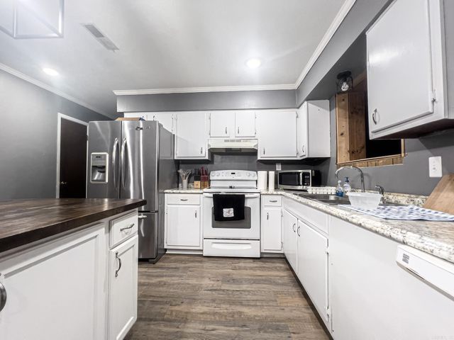 222 Lawson Avenue, Wynne, AR 72396