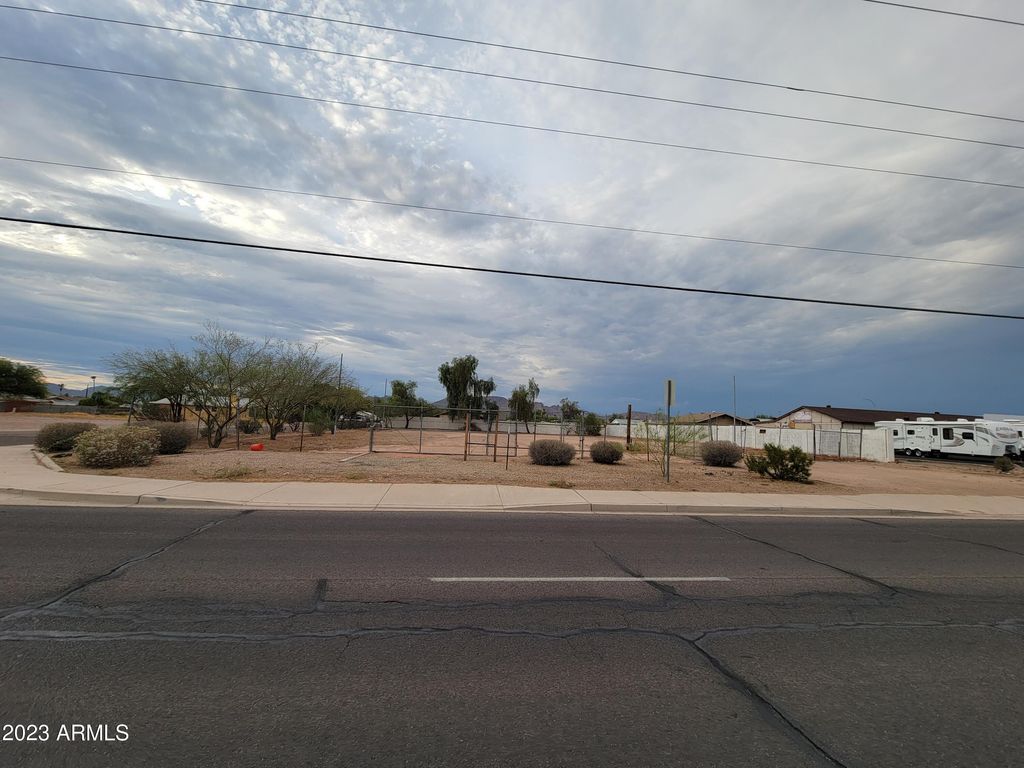 2090 W SUPERSTITION Boulevard 25, Apache Junction, AZ 85120 — exterior