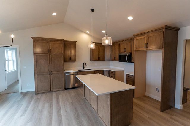 4110 RIDGECREST LANE, Kaukauna, WI 54130