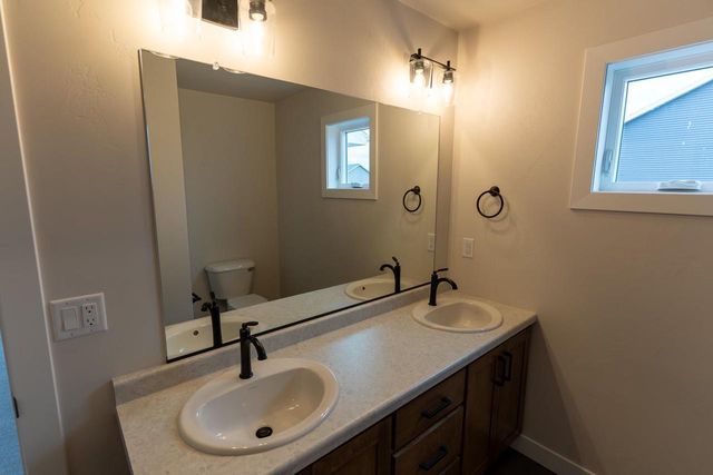 4110 RIDGECREST LANE, Kaukauna, WI 54130