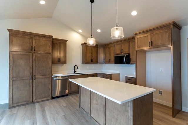 4110 RIDGECREST LANE, Kaukauna, WI 54130