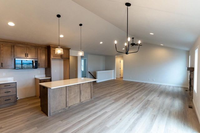 4110 RIDGECREST LANE, Kaukauna, WI 54130