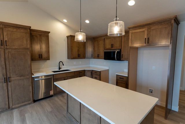 4110 RIDGECREST LANE, Kaukauna, WI 54130