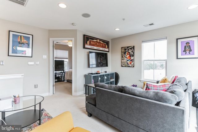 4560 LONGFELLOW ST, Hyattsville, MD 20781