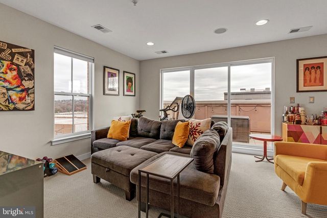 4560 LONGFELLOW ST, Hyattsville, MD 20781