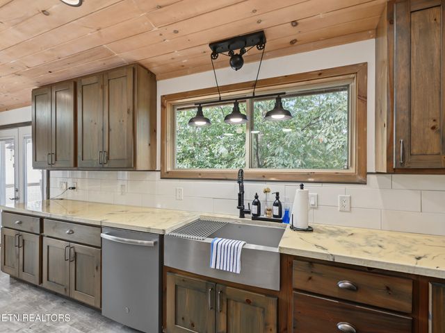 1001 Old Laurel Lane, Sevierville, TN 37876
