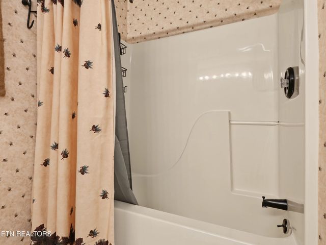 1001 Old Laurel Lane, Sevierville, TN 37876