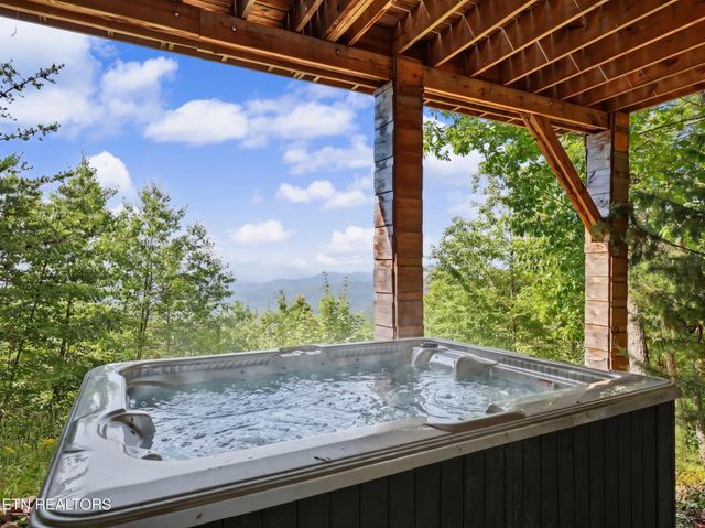 1001 Old Laurel Lane, Sevierville, TN 37876