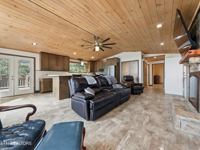 1001 Old Laurel Lane, Sevierville, TN 37876