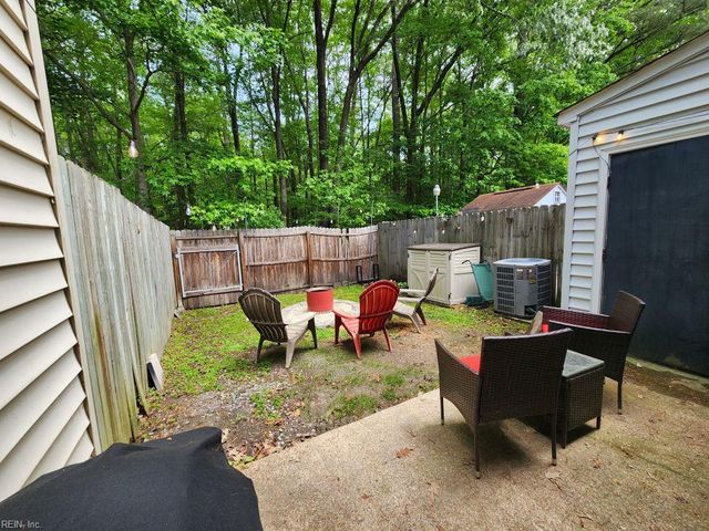 42 Otsego DR, Newport News, VA 23602