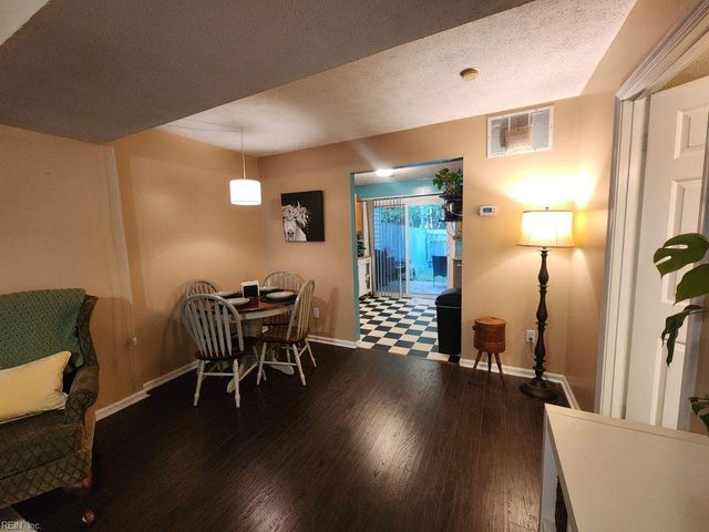 42 Otsego DR, Newport News, VA 23602