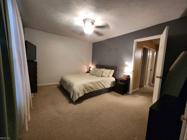 42 Otsego DR, Newport News, VA 23602