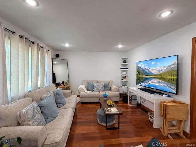 555 Hickory Lane, Pasadena, CA 91103