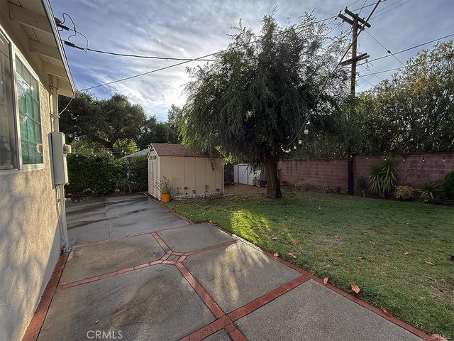555 Hickory Lane, Pasadena, CA 91103