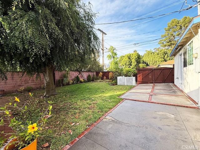 555 Hickory Lane, Pasadena, CA 91103
