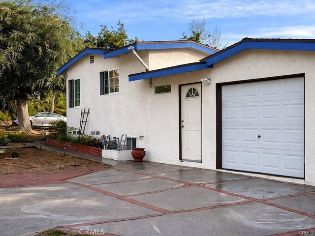 555 Hickory Lane, Pasadena, CA 91103